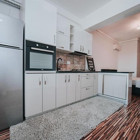 Urban Apartments And Studios - City Center Iasi Exterior photo