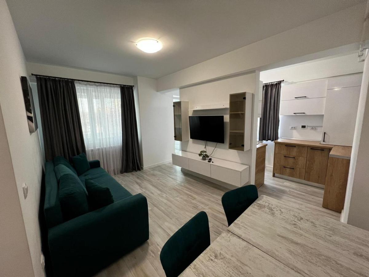 Urban Apartments And Studios - City Center Iasi Exterior photo
