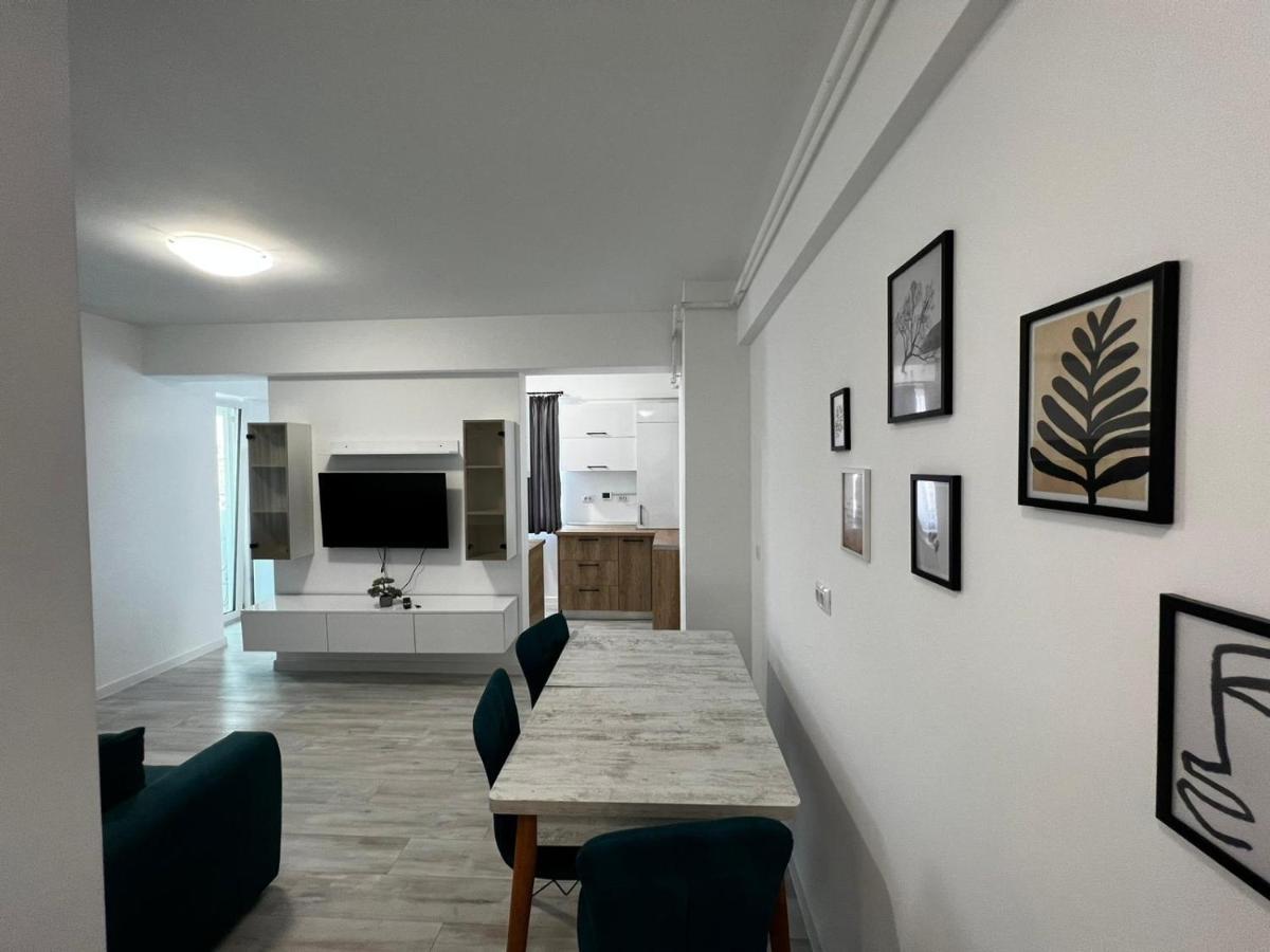 Urban Apartments And Studios - City Center Iasi Exterior photo